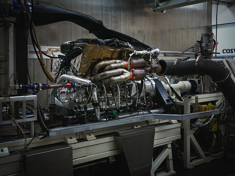 تعرف على أسرار محرك Aston Martin Valkyrie الاستثنائي من طراز V12
